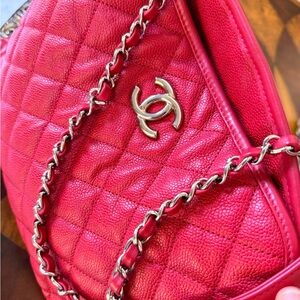 🌟Chanel🌟 Red Quilted Leather Shoulder Bag with Chain